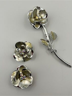 Vintage Silver Tone Aurora Borealis Rhinestone Floral Brooch ClipOn Earrings Set